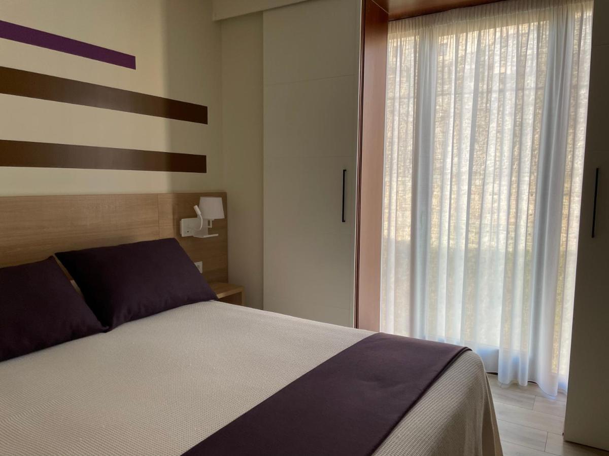 Apartamentos Turisticos Guiana Понферрада Экстерьер фото
